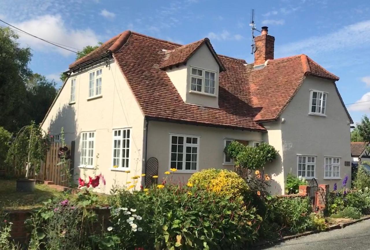 Corner House Luxury Bnb Little Dunmow Exterior foto