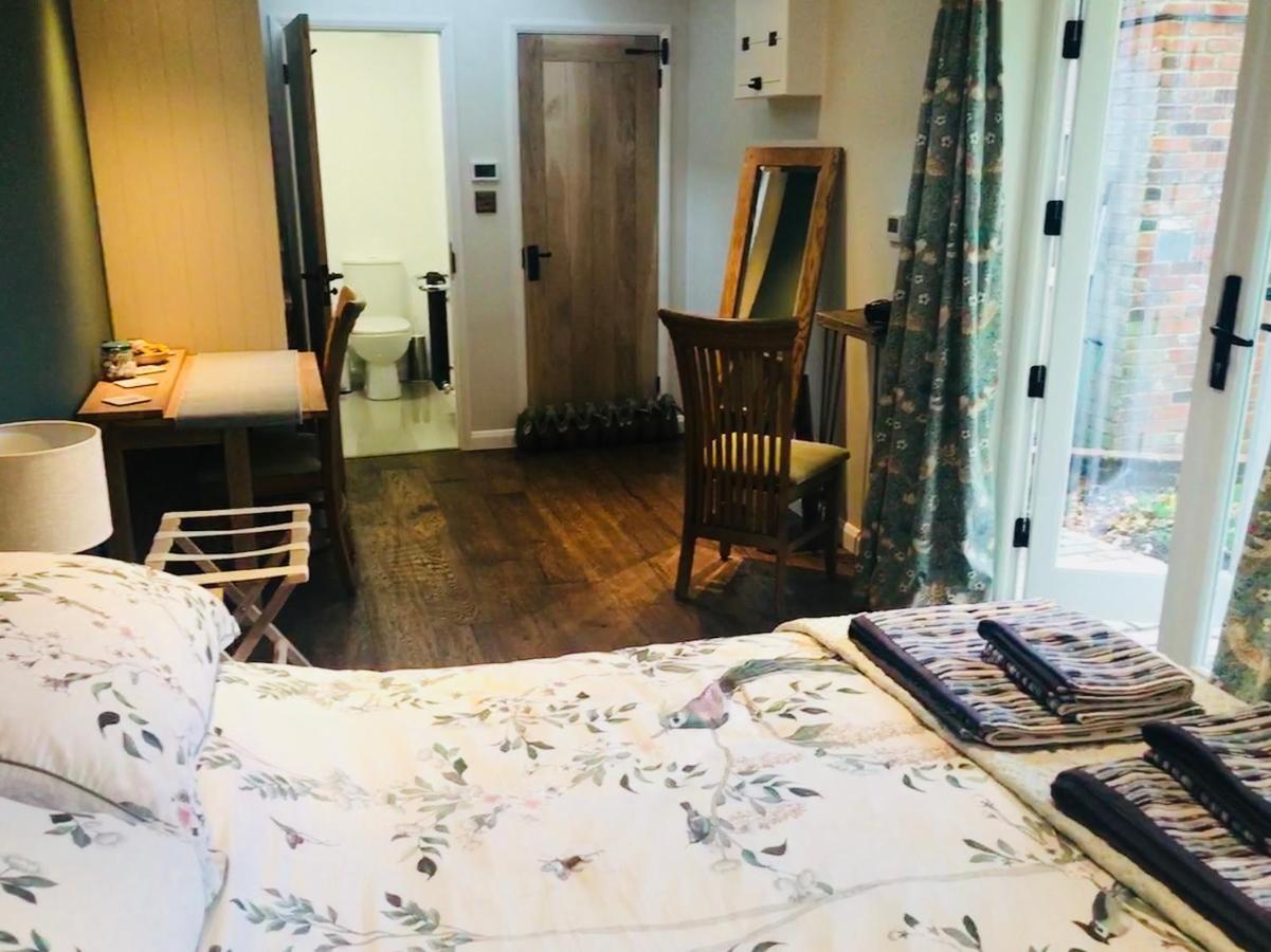 Corner House Luxury Bnb Little Dunmow Exterior foto